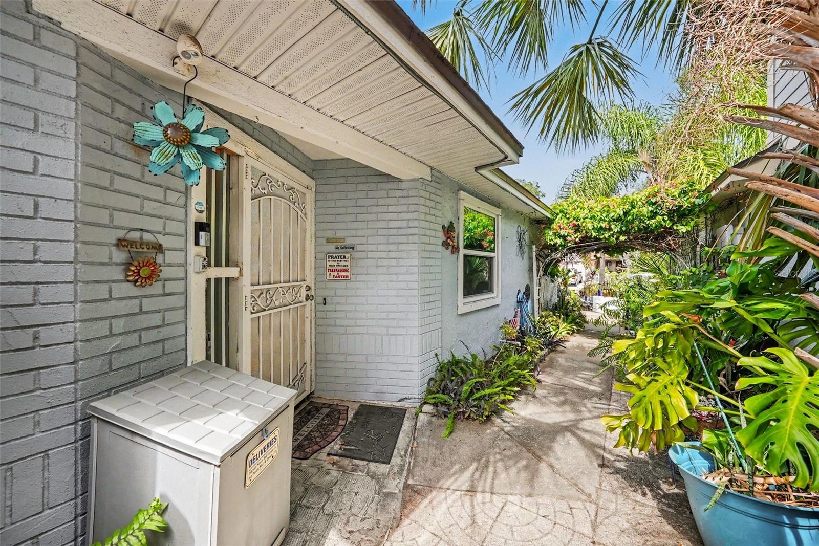 2250 SPRINGWOOD CIR W Property Photo 1