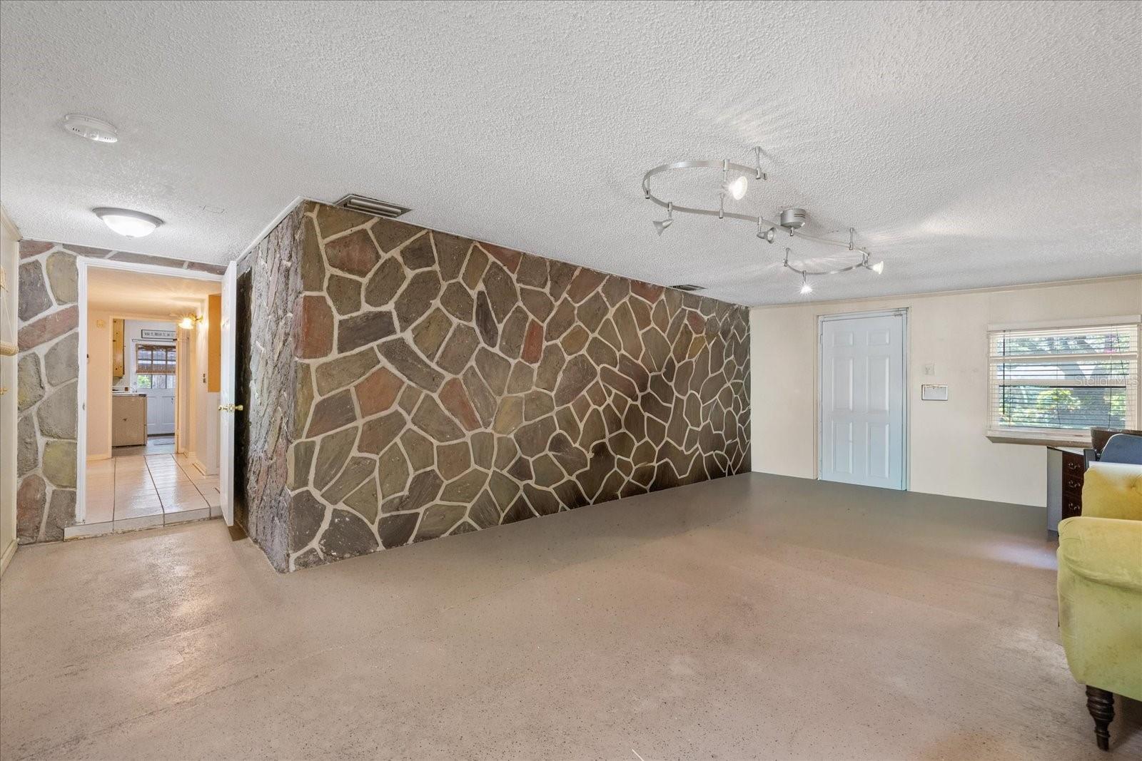 12510 Noreast Lake Dr Property Photo 23