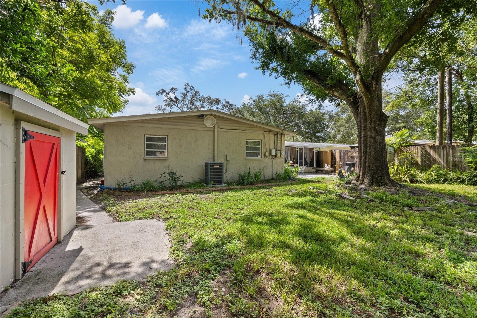 12510 Noreast Lake Dr Property Photo 36