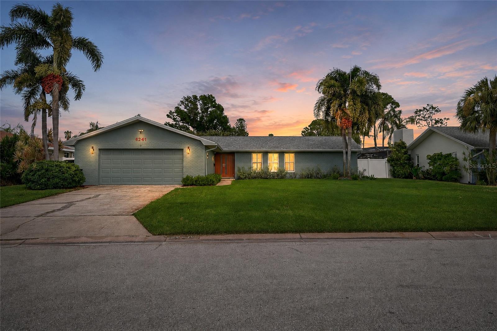 6241 Tanglewood Dr Ne Property Photo 1