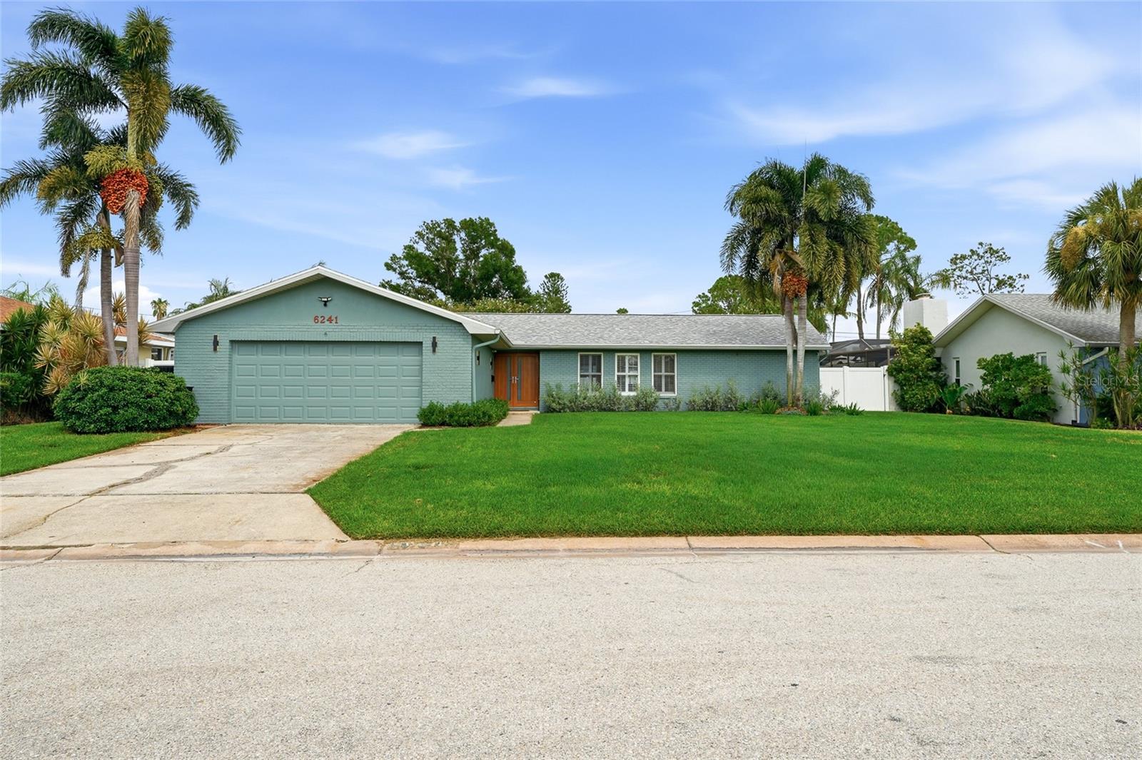 6241 Tanglewood Dr Ne Property Photo 1