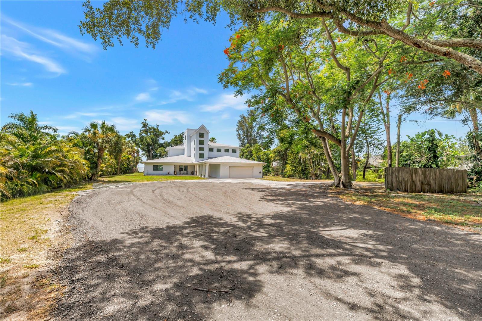 2280 Pinellas Point Dr S Property Photo 2