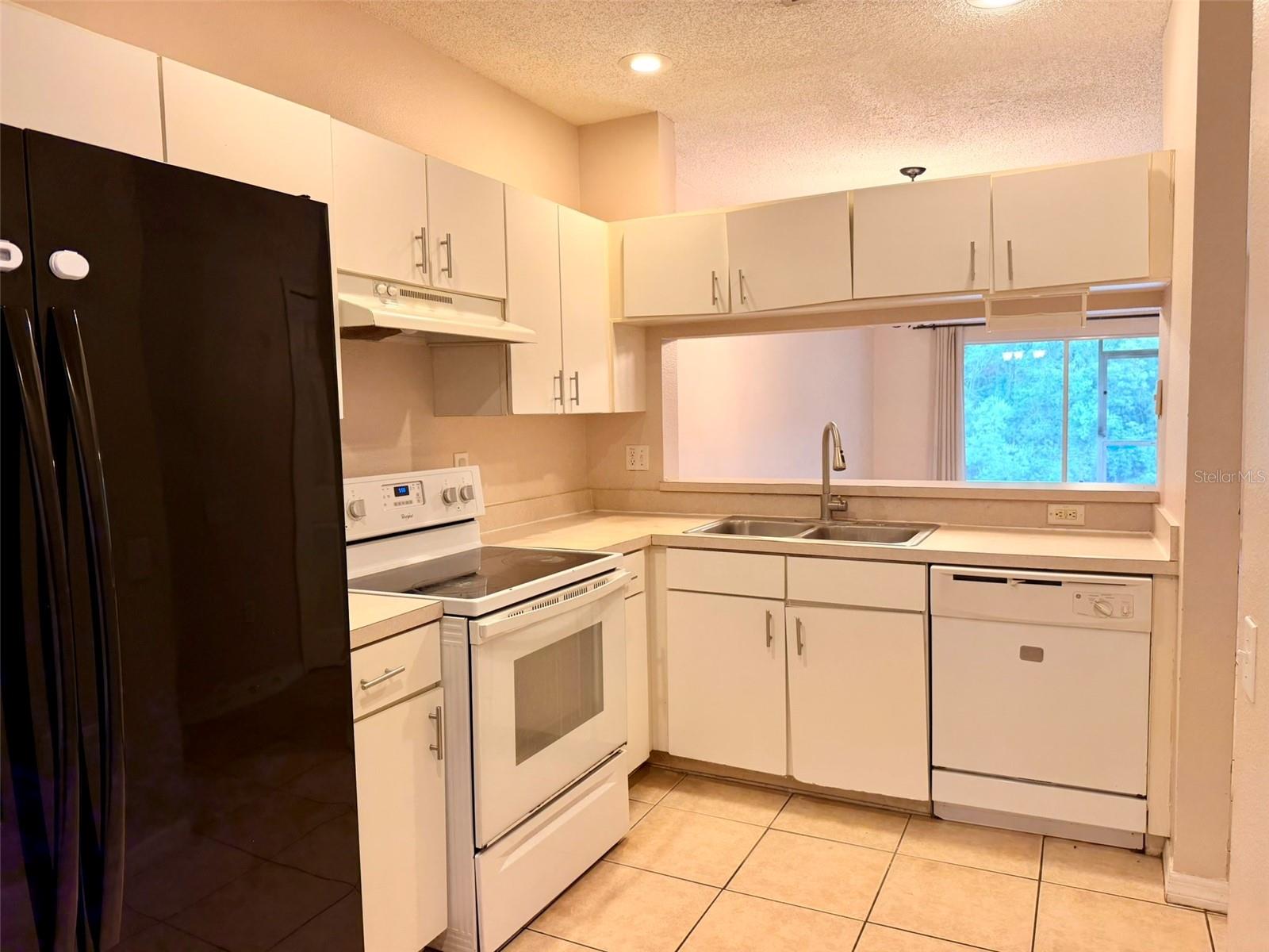 TB8530109 Property Photo 9