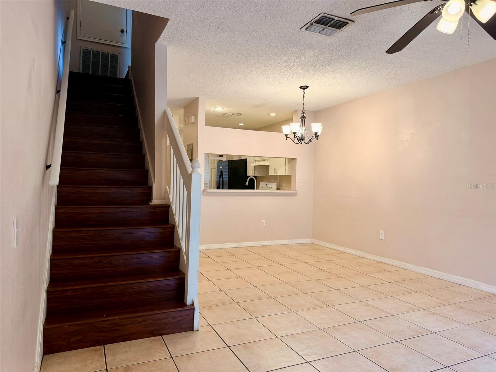 TB8530109 Property Photo 13