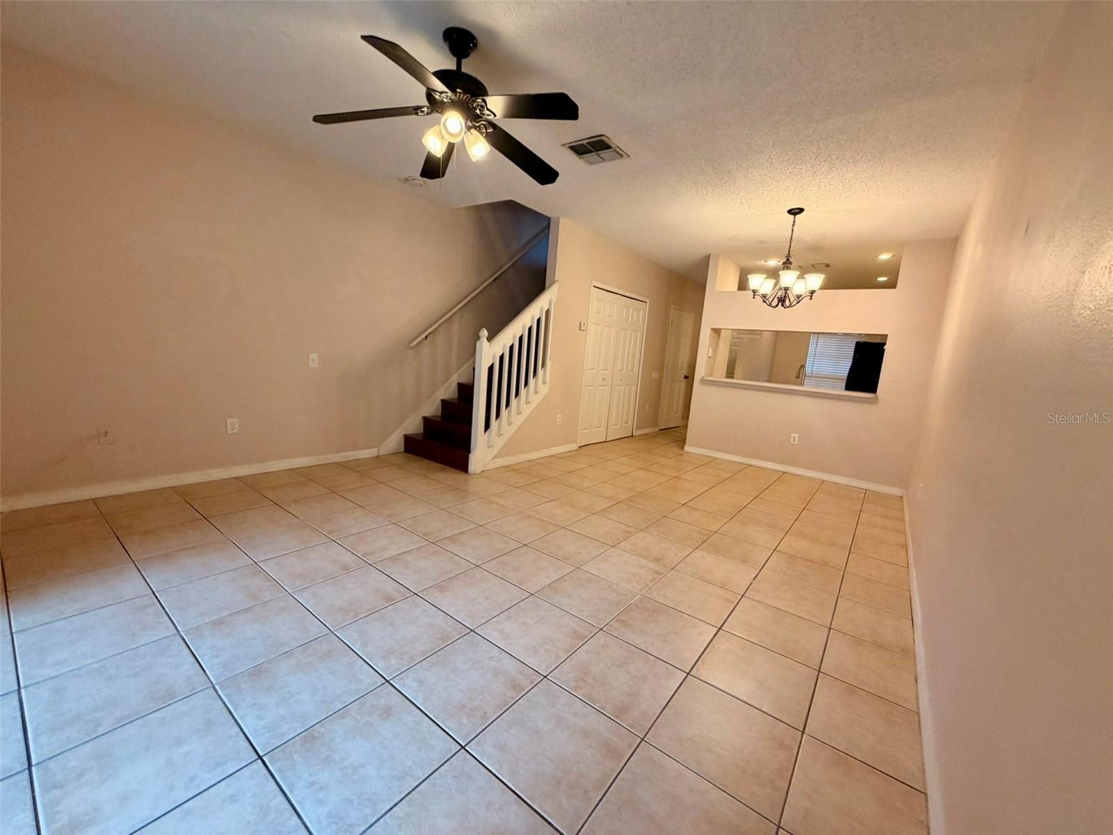 TB8530109 Property Photo 14