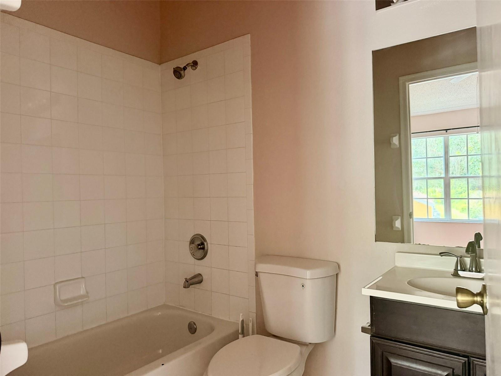 TB8530109 Property Photo 19