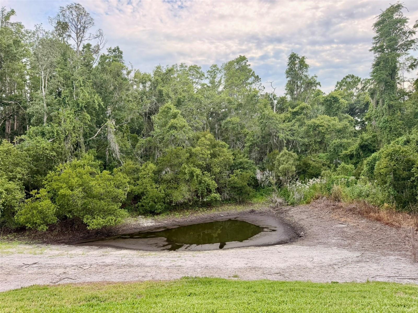 TB8530109 Property Photo 24