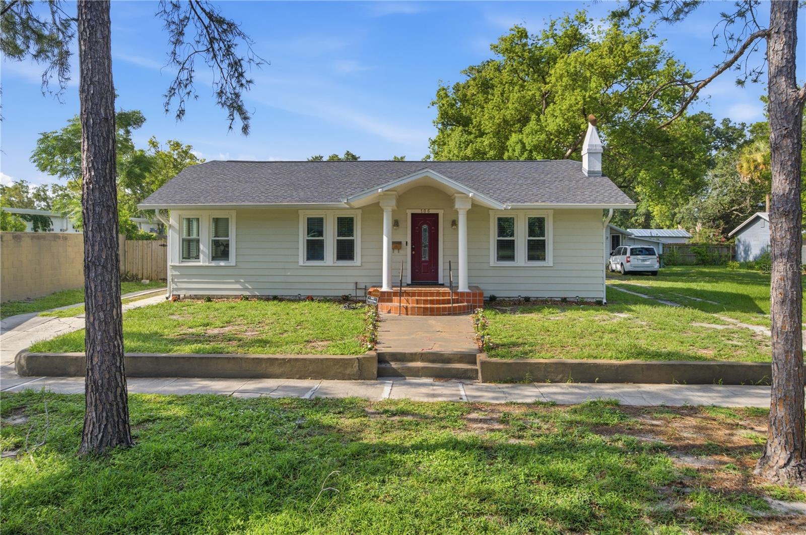 106 W Comanche Ave Property Photo 1