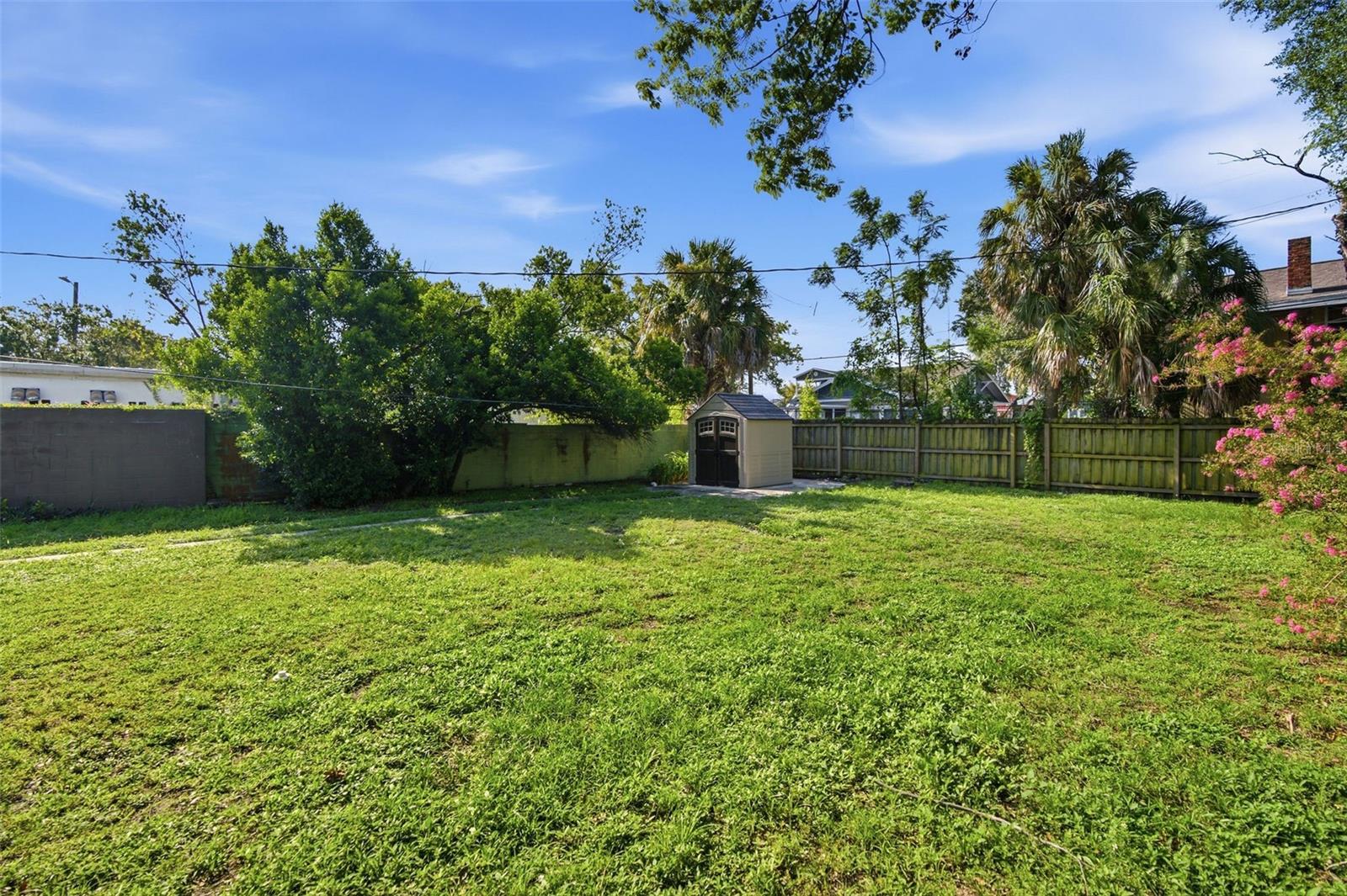 106 W Comanche Ave Property Photo 32