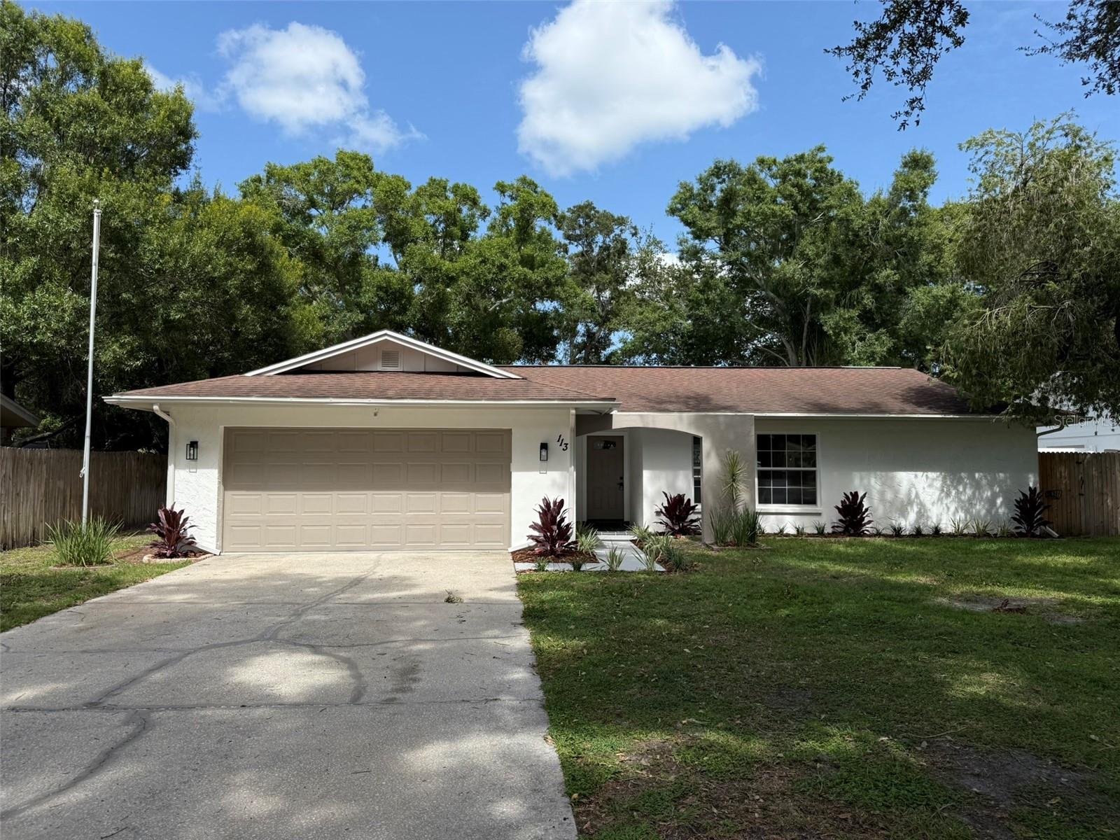 113 KENDALE DR