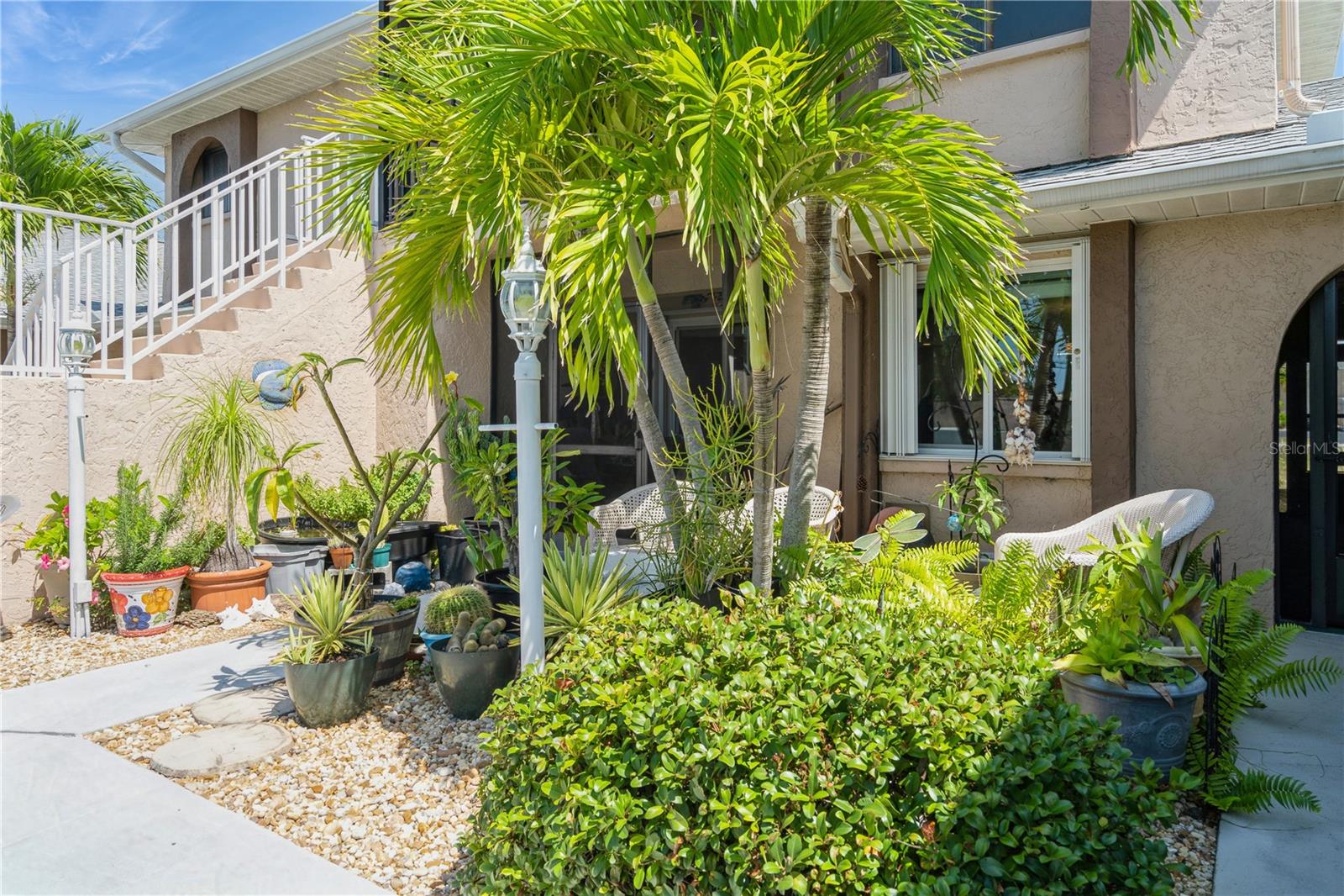 527 Cape Coral Pkwy W #4 Property Photo 2