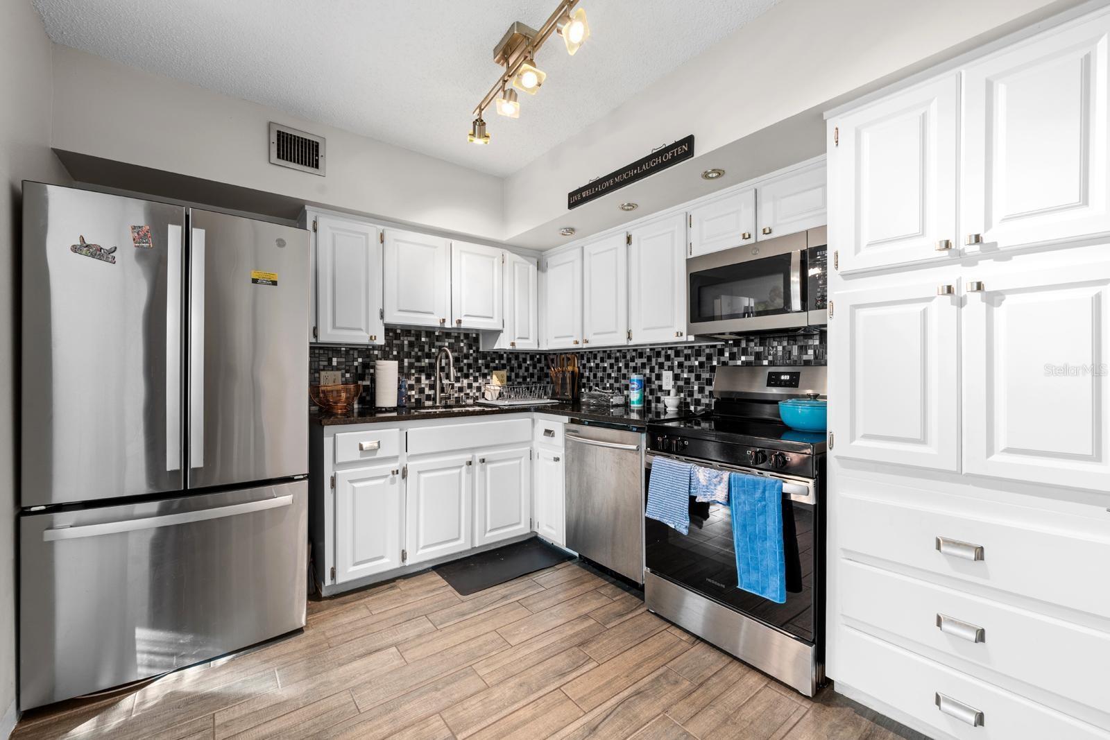 2416 World Parkway Blvd #26 Property Photo 7