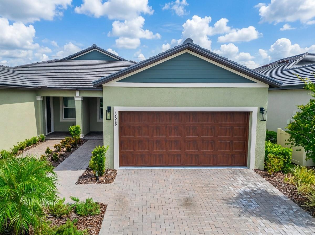 12569 Lily Quartz Loop Property Photo 2