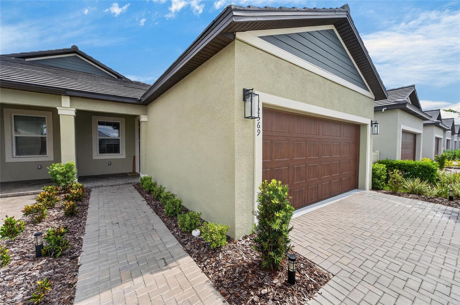 12569 Lily Quartz Loop Property Photo 3