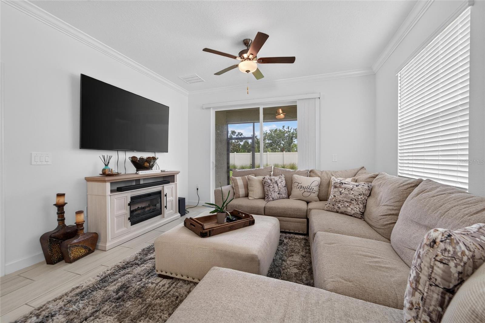 12569 Lily Quartz Loop Property Photo 8
