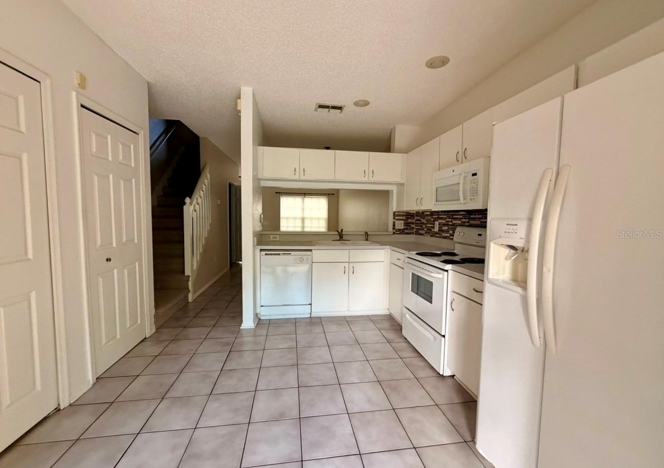 TB8530146 Property Photo 5