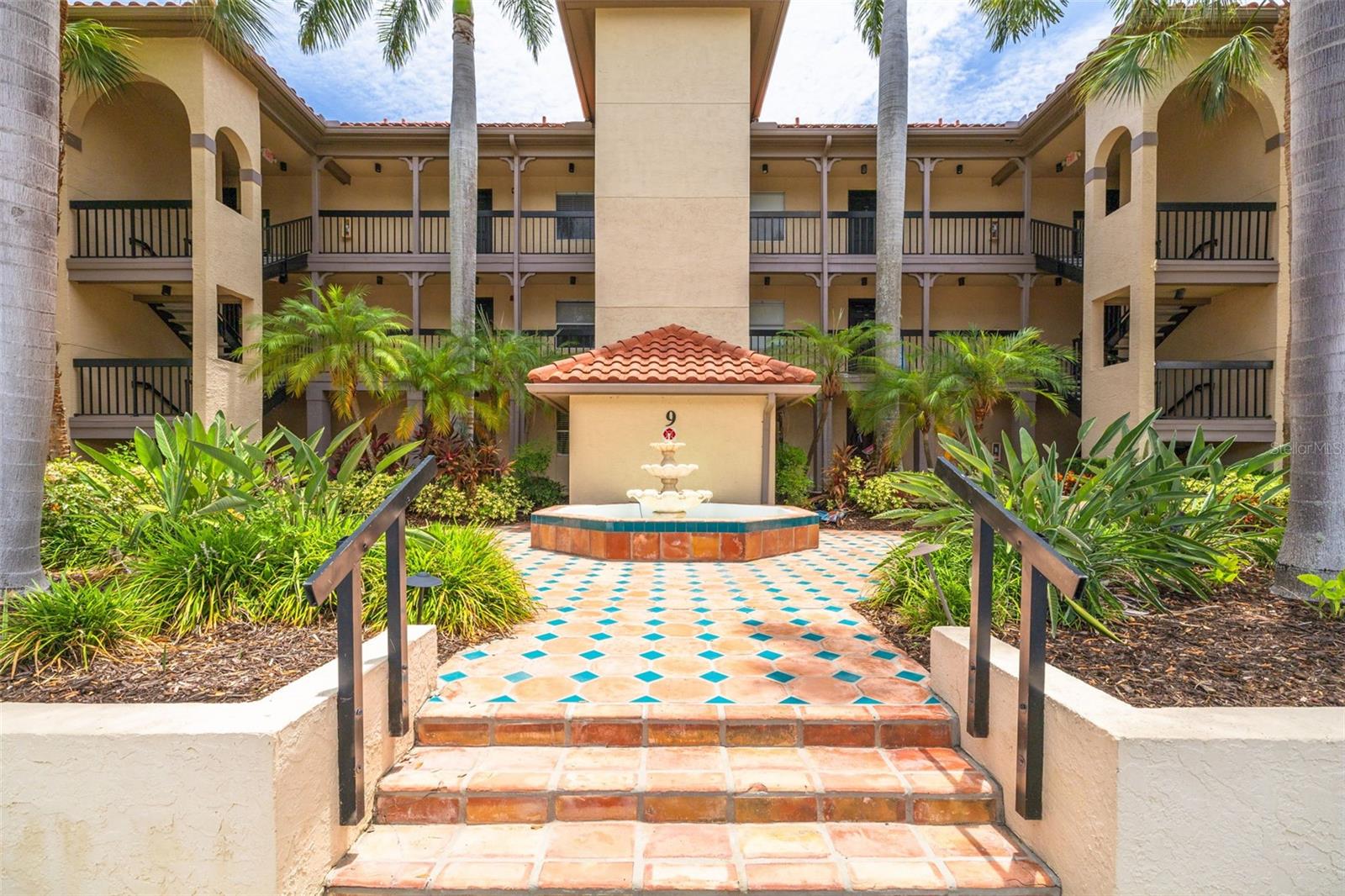 2400 FEATHER SOUND DR #914 Property Photo 1