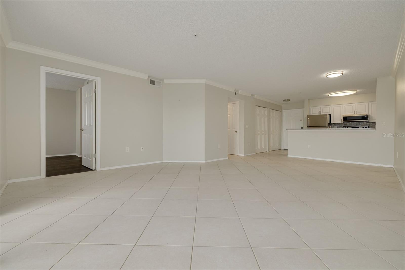 2400 Feather Sound Dr #914 Property Photo 12