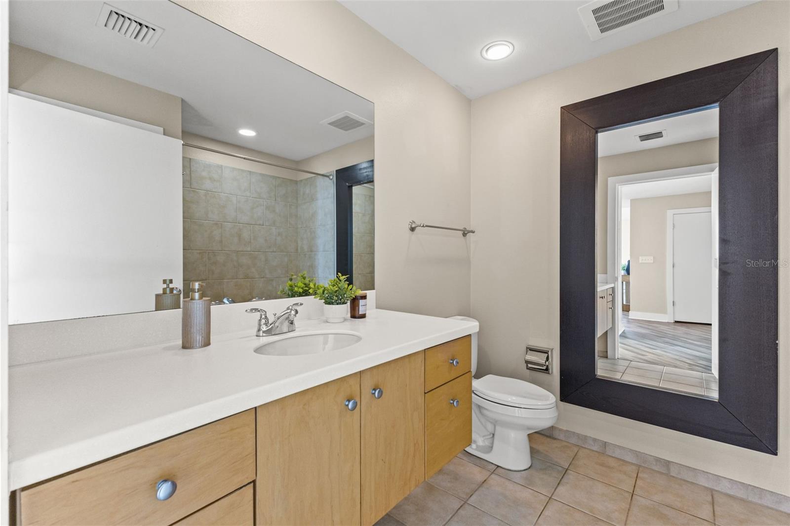 1120 E Kennedy Blvd #1229 Property Photo 24