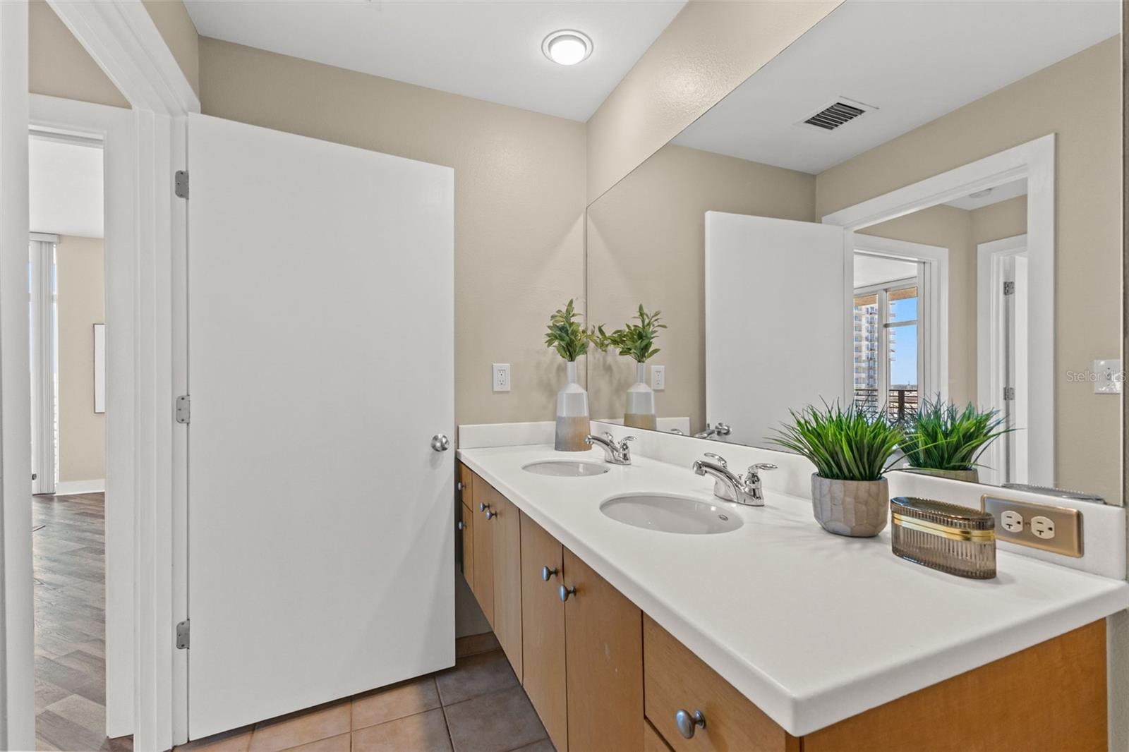 1120 E Kennedy Blvd #1229 Property Photo 26
