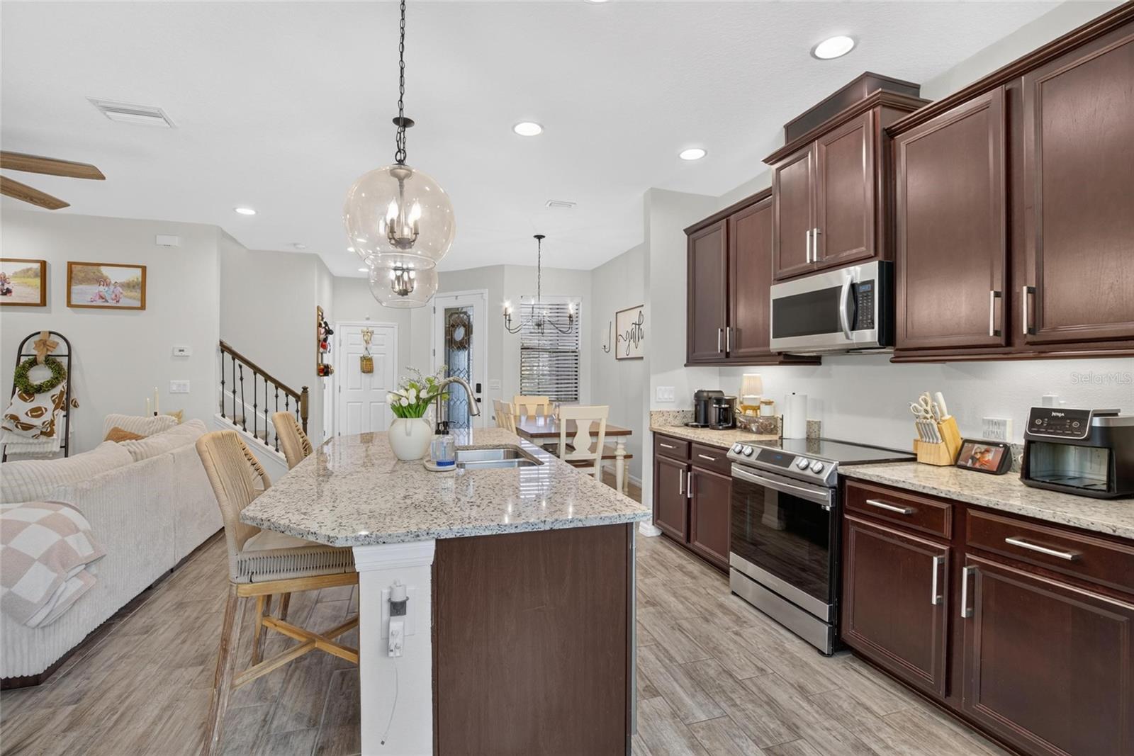 4752 Wandering Way Property Photo 7