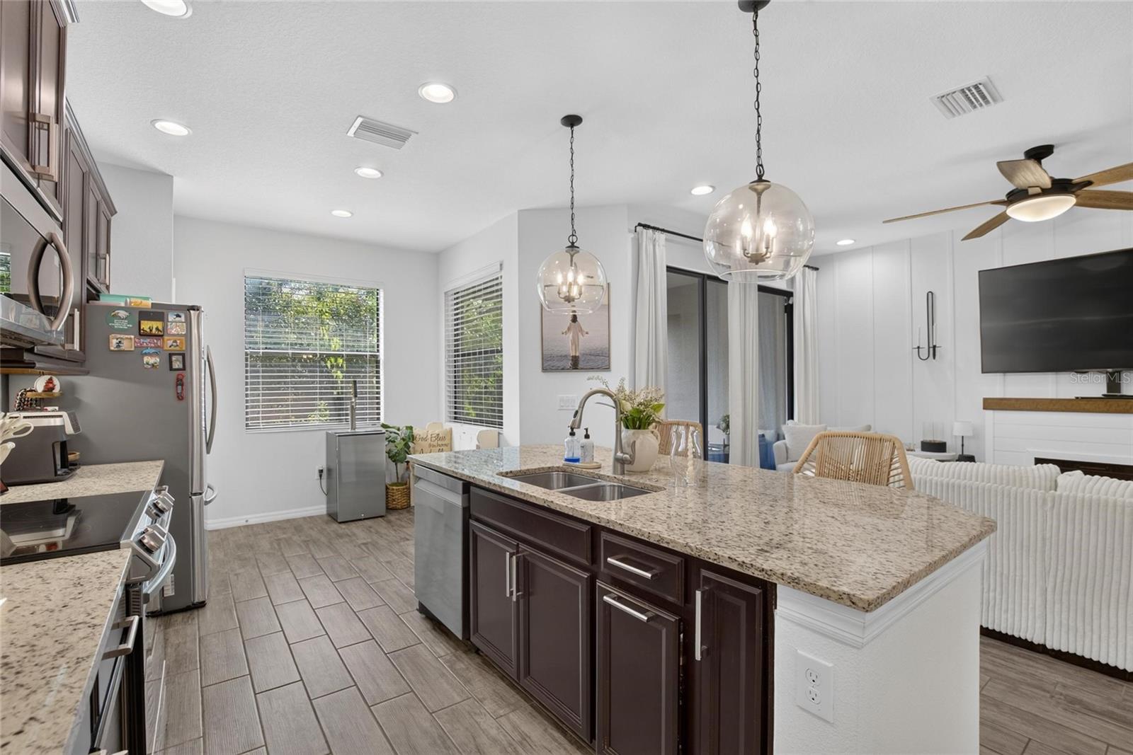 4752 Wandering Way Property Photo 8