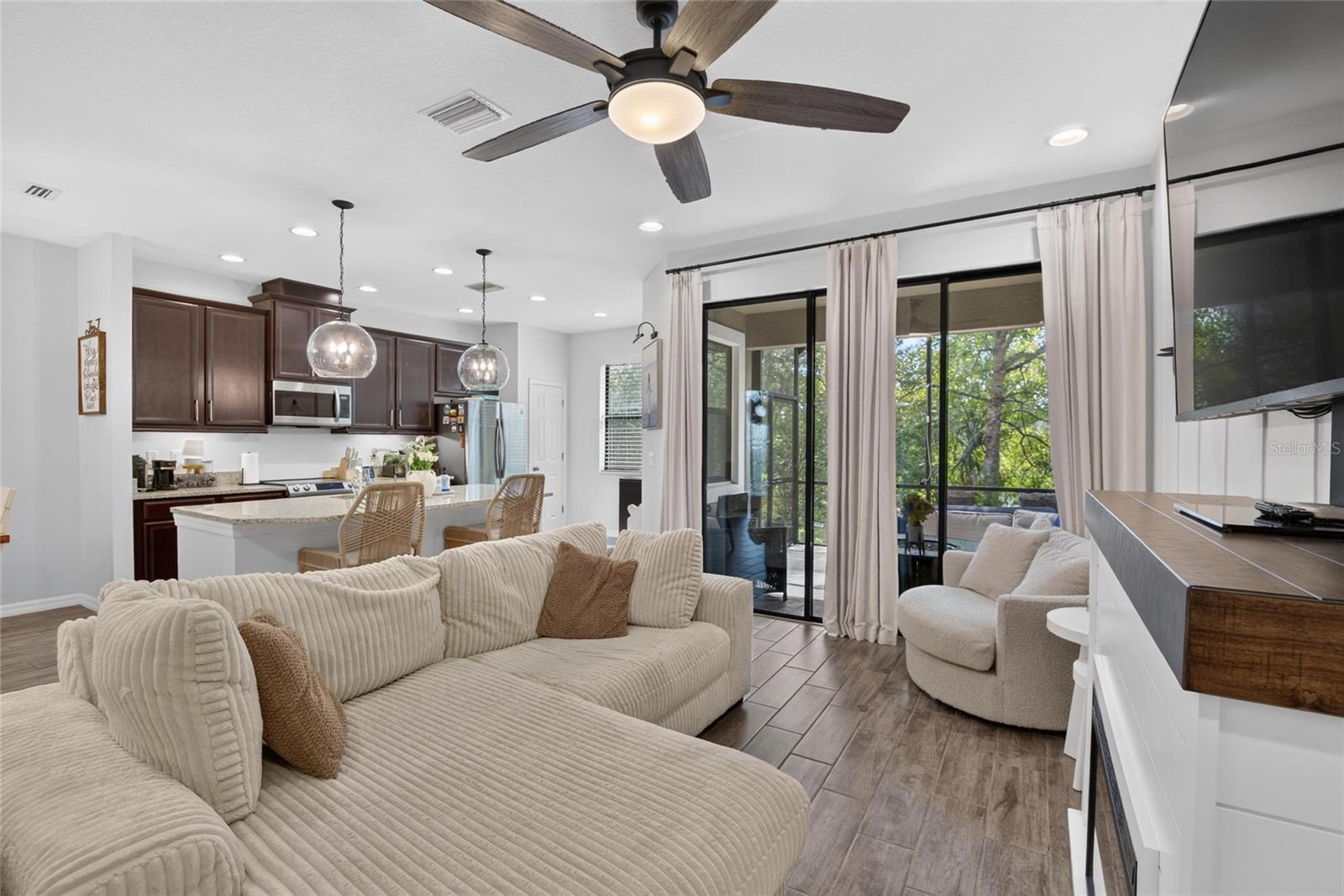 4752 Wandering Way Property Photo 10