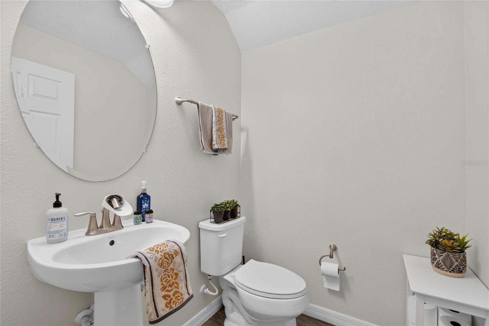 4752 Wandering Way Property Photo 15