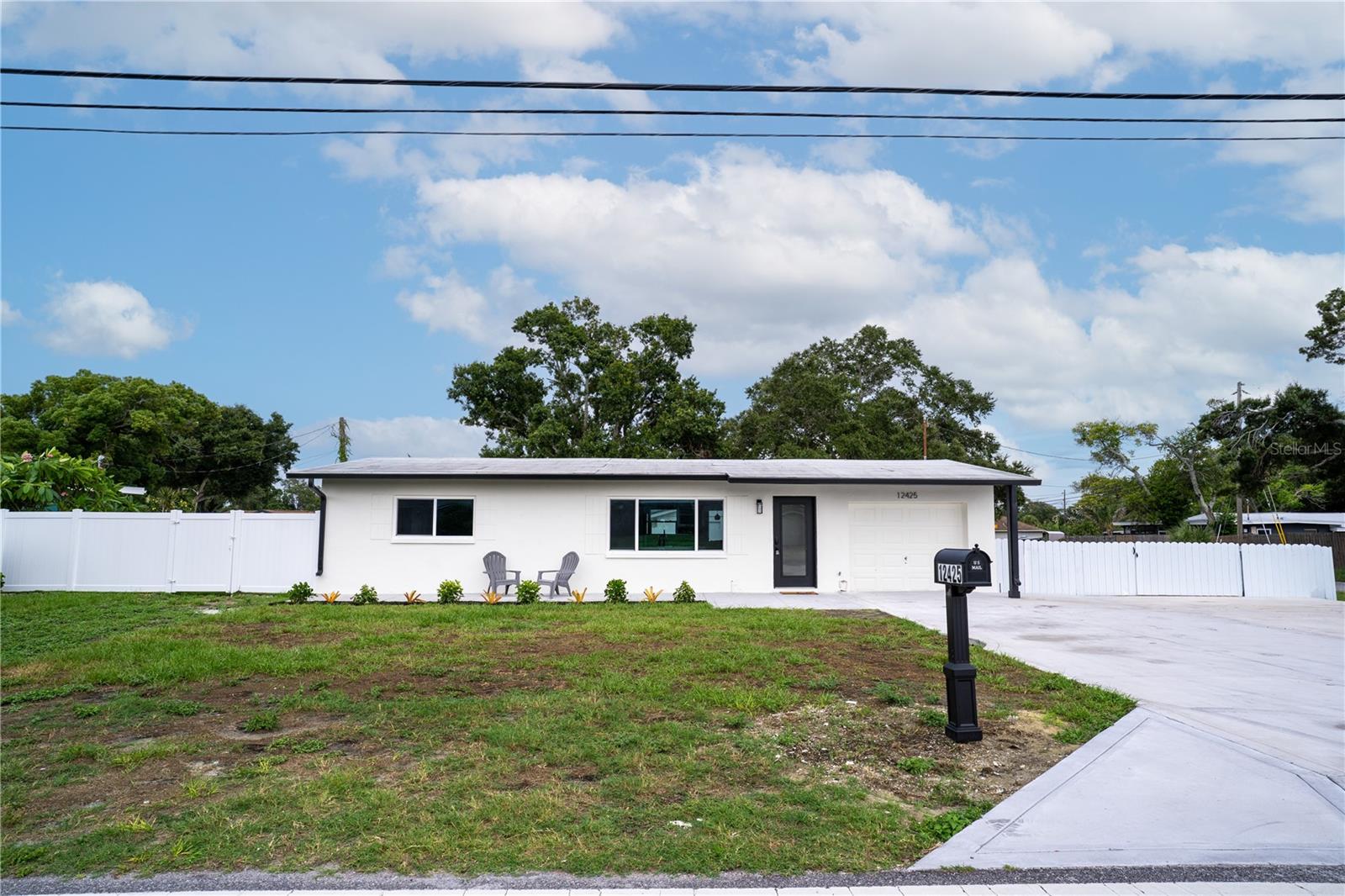 12425 Ridge Rd Property Photo 1