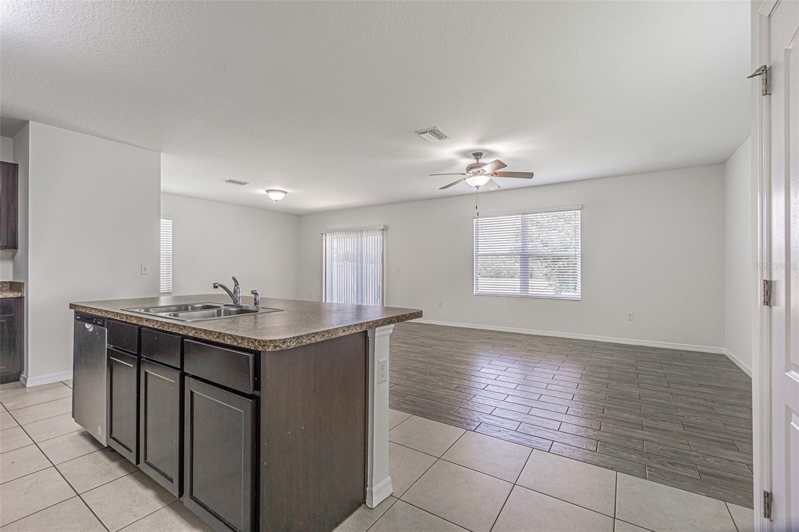 10536 Whispering Hammock Dr Property Photo 8