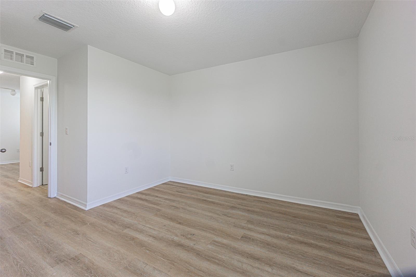 10536 Whispering Hammock Dr Property Photo 14