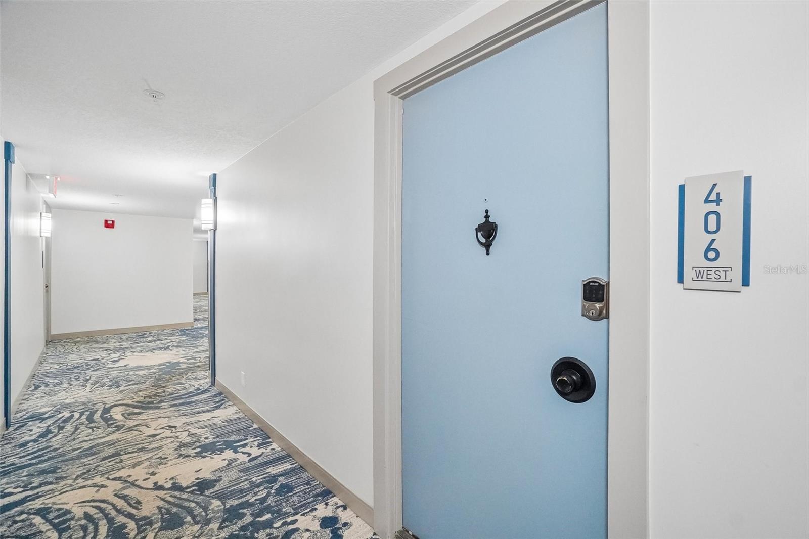 1 Key Capri #406w Property Photo 5