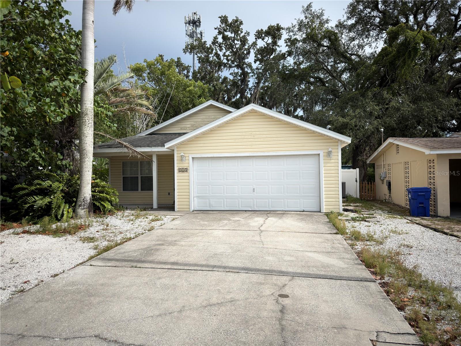 414 ULELAH AVE Property Photo 1