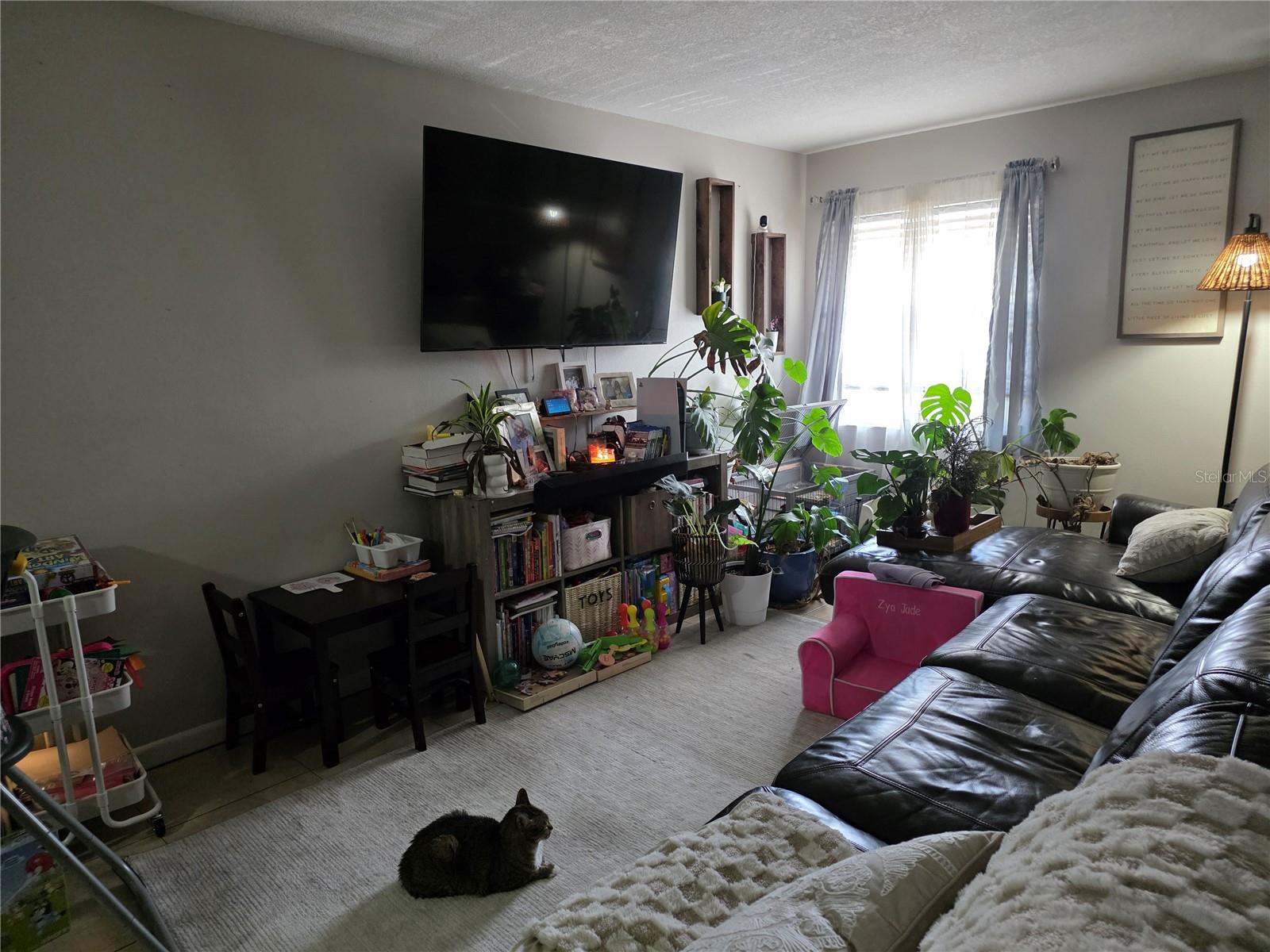 4823 W Mcelroy Ave #d211 Property Photo 4