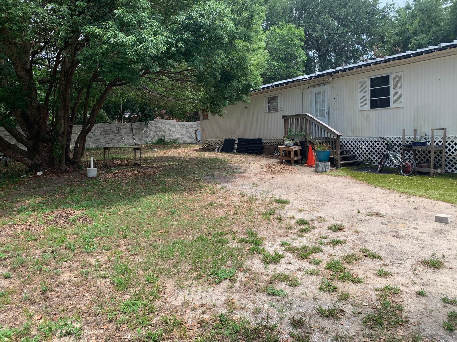10803 Tuckaway Dr Property Photo 3