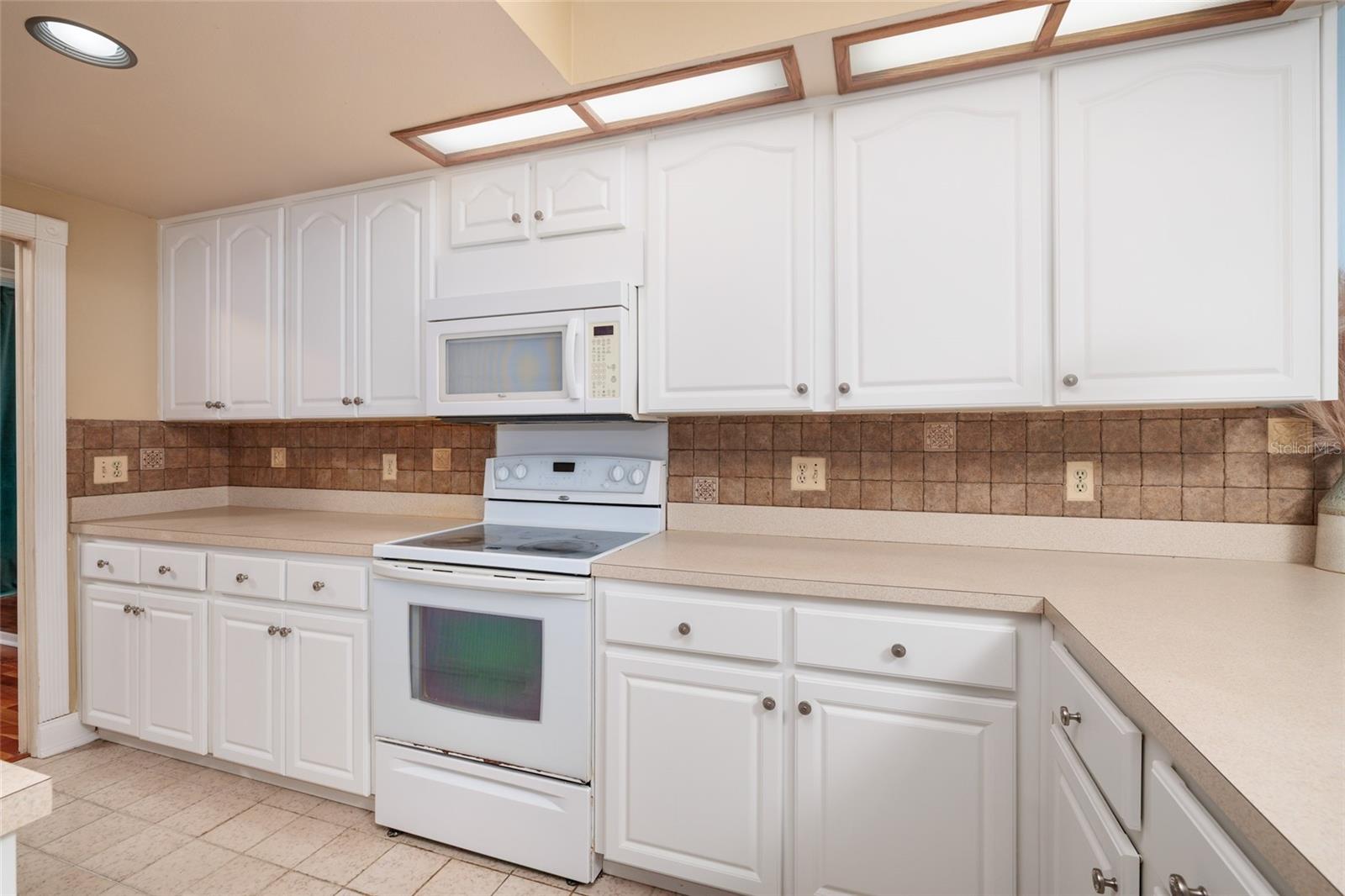 1750 Lake Cypress Dr #1002 Property Photo 18