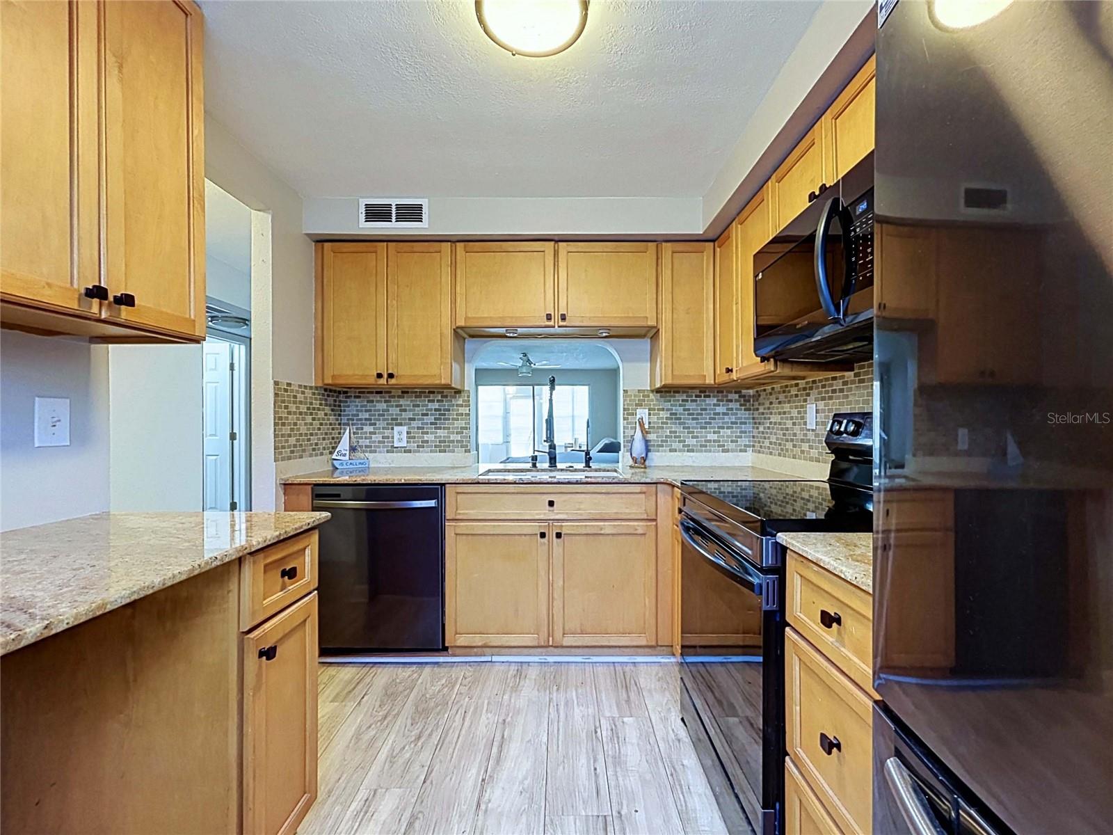 4227 Sheldon Pl #- Property Photo 6