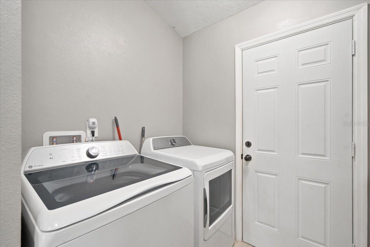 12327 Millington Ave Property Photo 45