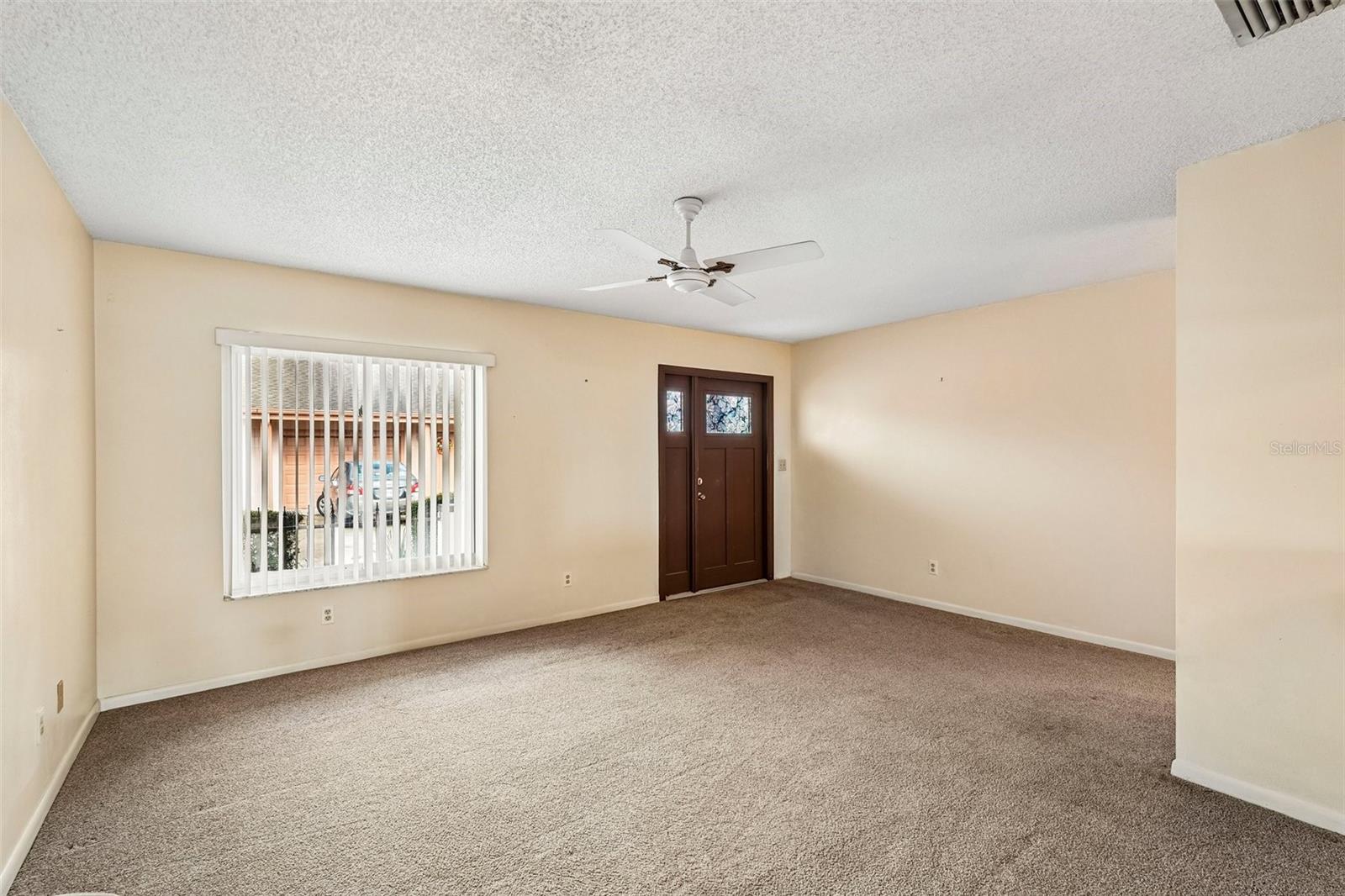 1329 New Bedford Dr Property Photo 5