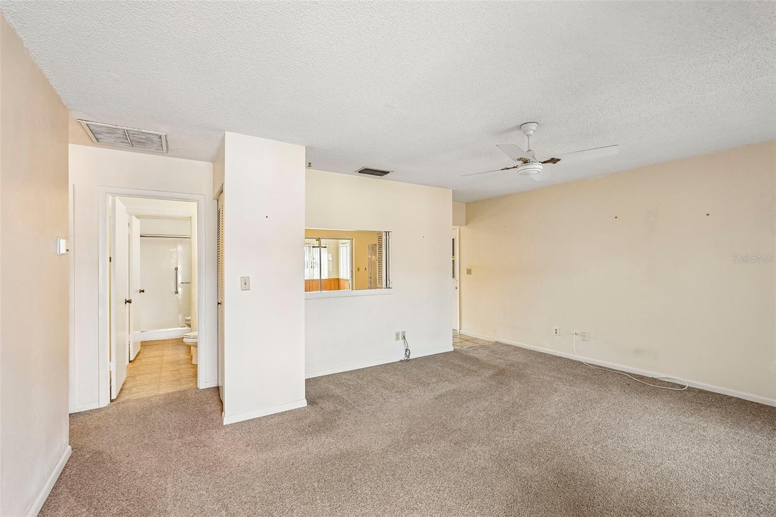 1329 New Bedford Dr Property Photo 6