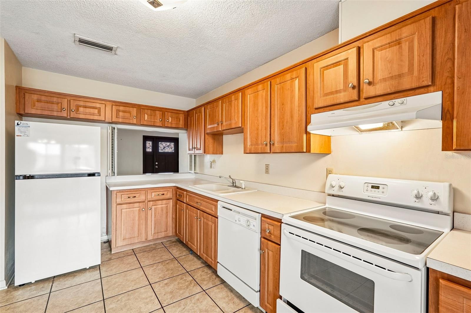 1329 New Bedford Dr Property Photo 10