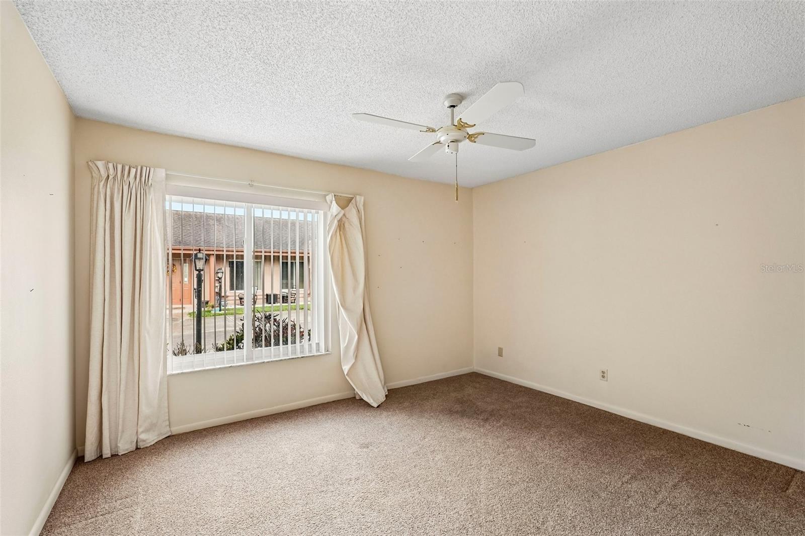 1329 New Bedford Dr Property Photo 17