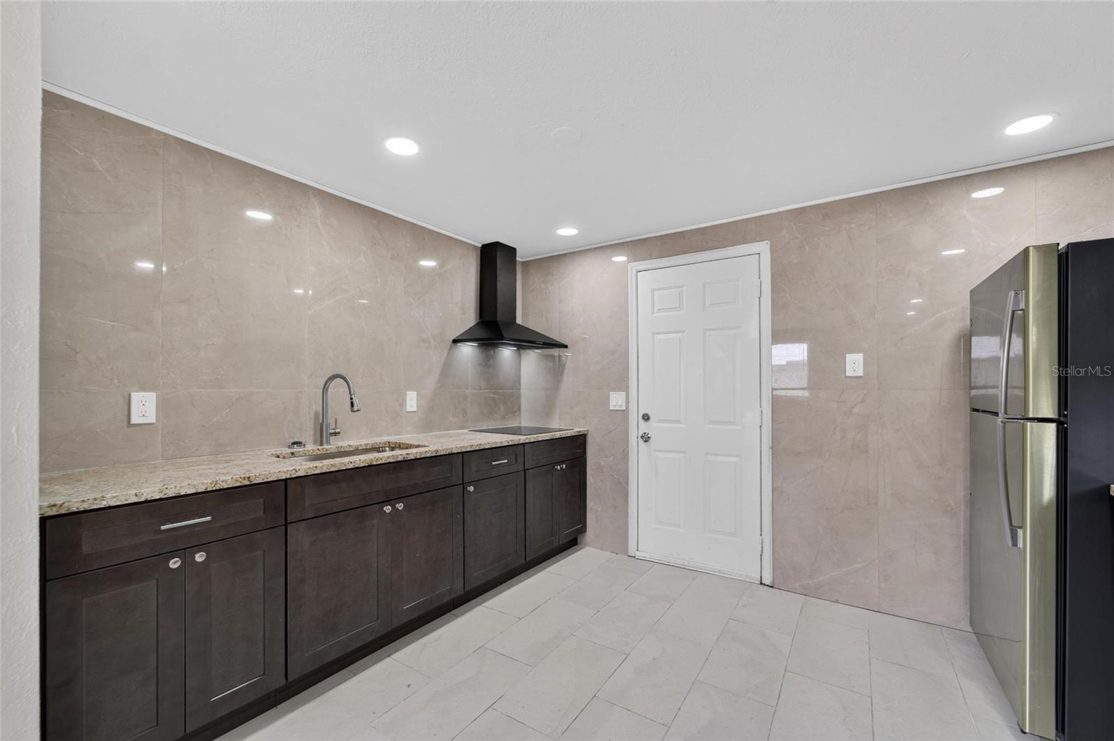 1703 E Idell St Property Photo 10