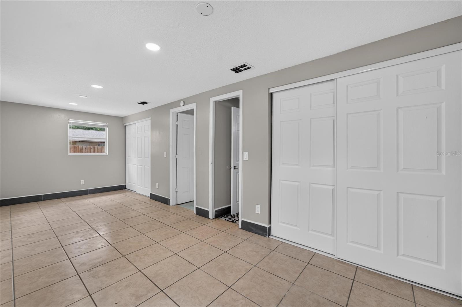 1703 E Idell St Property Photo 16