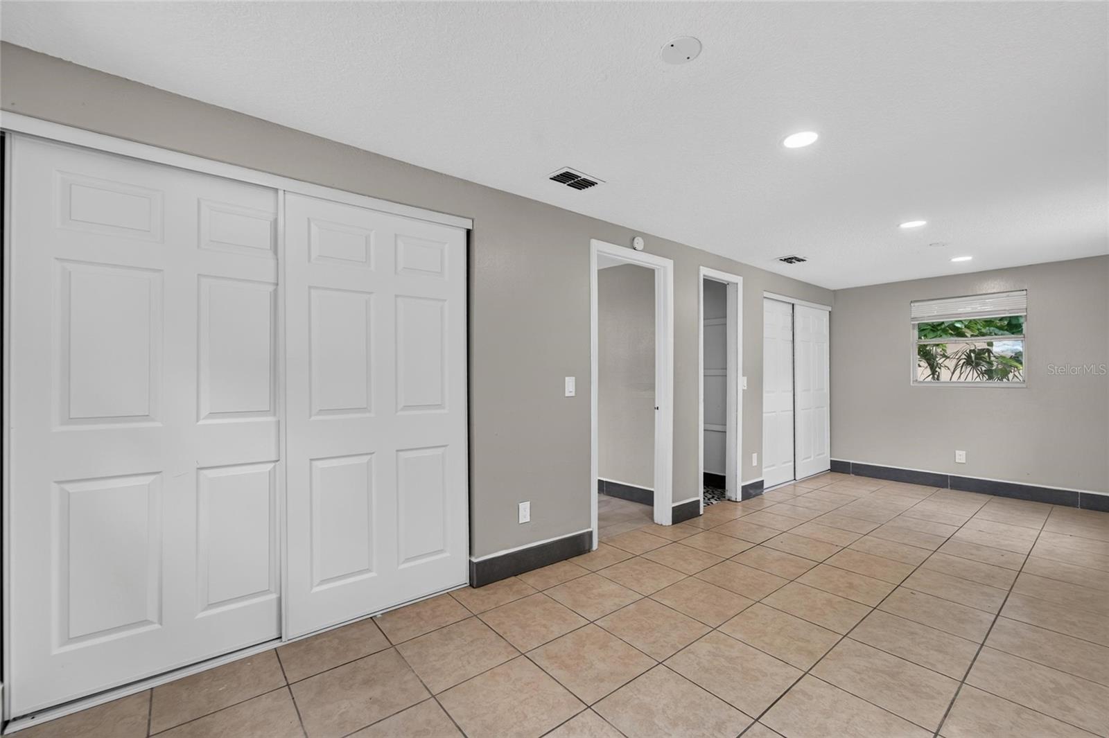 1703 E Idell St Property Photo 17