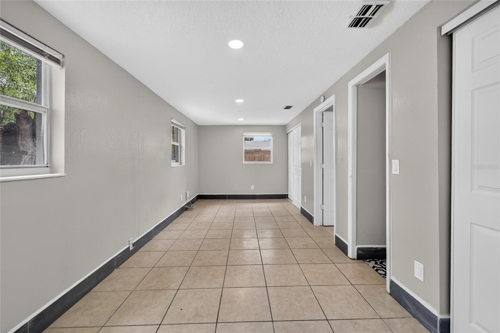 1703 E Idell St Property Photo 18