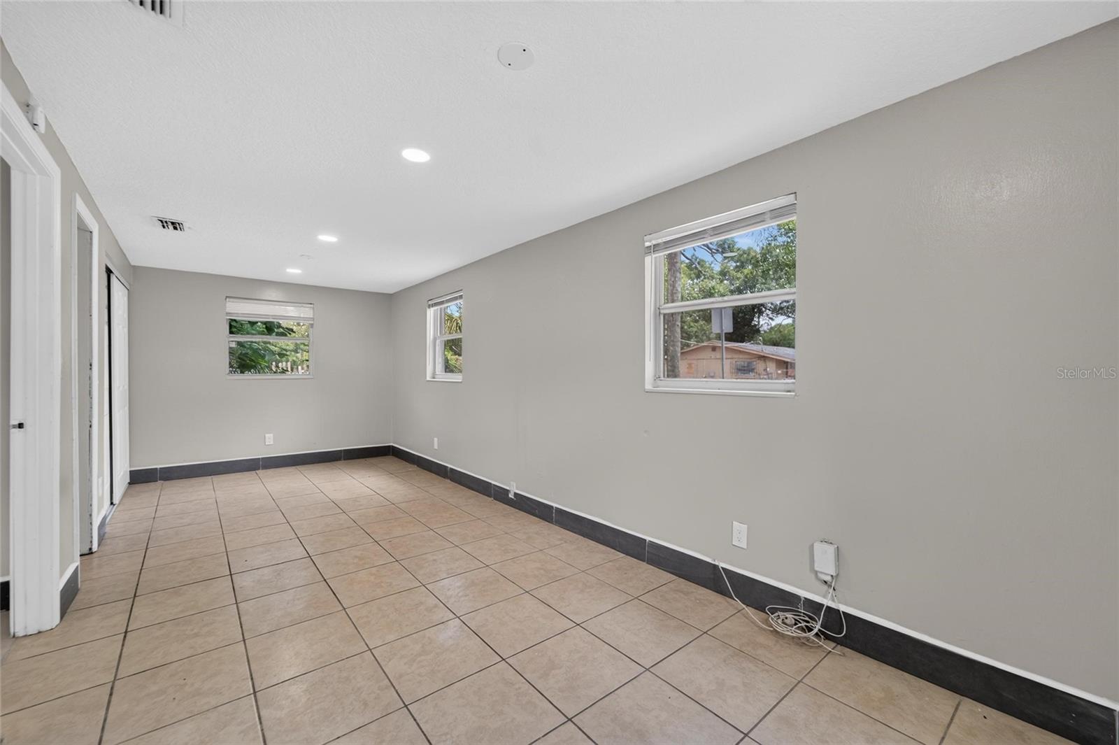 1703 E Idell St Property Photo 20