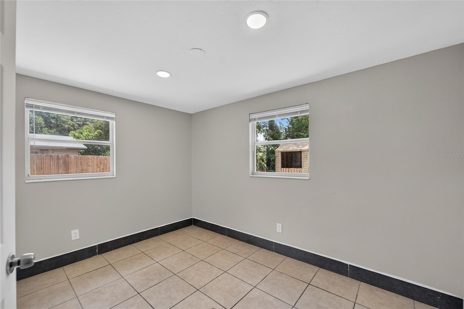 1703 E Idell St Property Photo 26