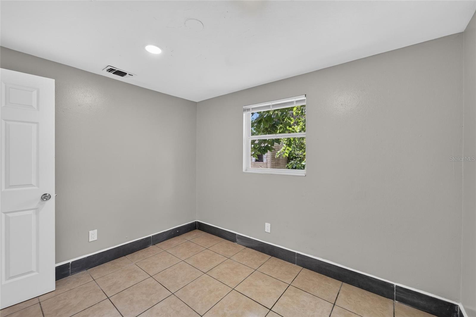 1703 E Idell St Property Photo 28