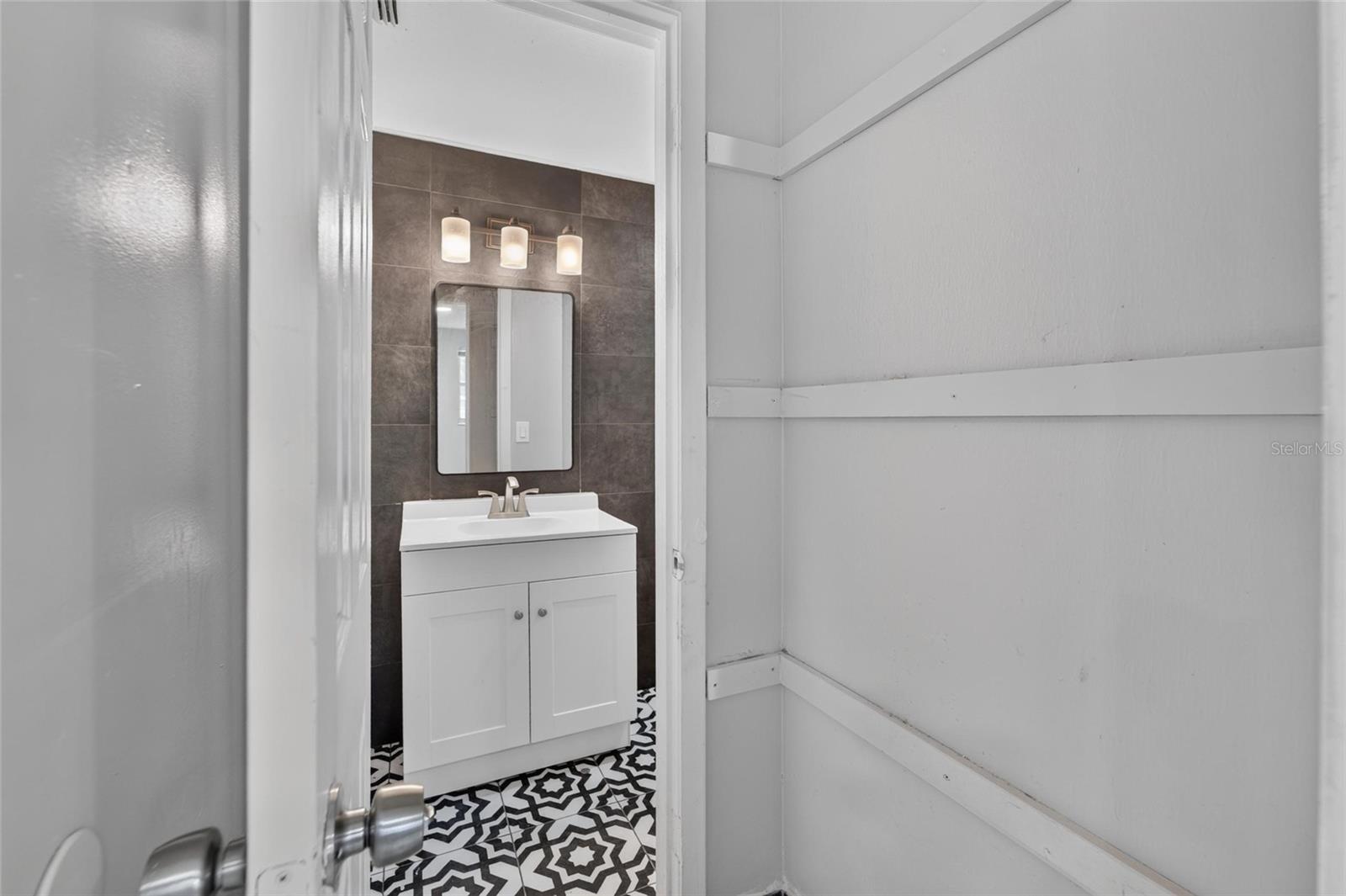 1703 E Idell St Property Photo 29